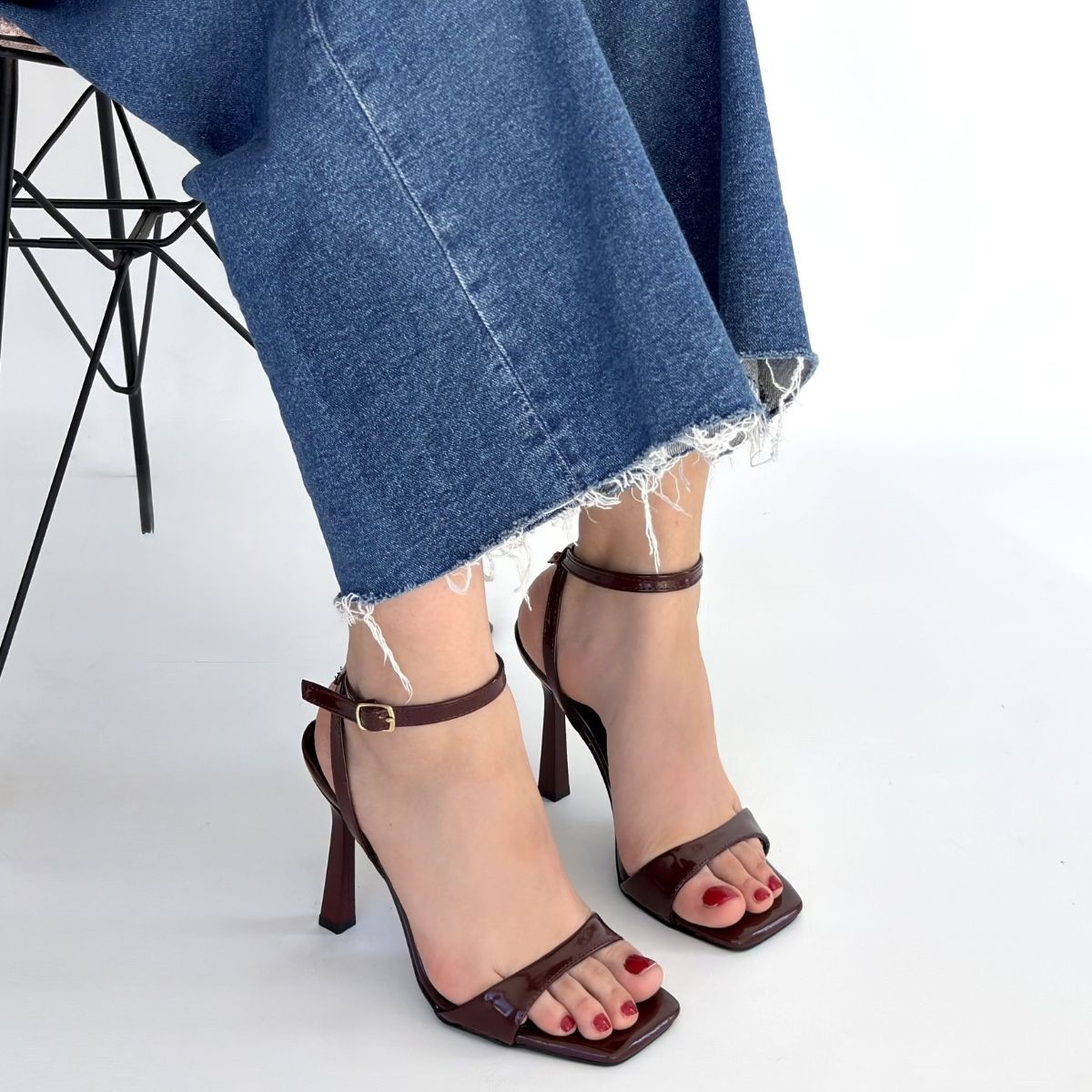 Jowin Bordo Rugan Topuklu Bilekten Kemerli Ayakkabı