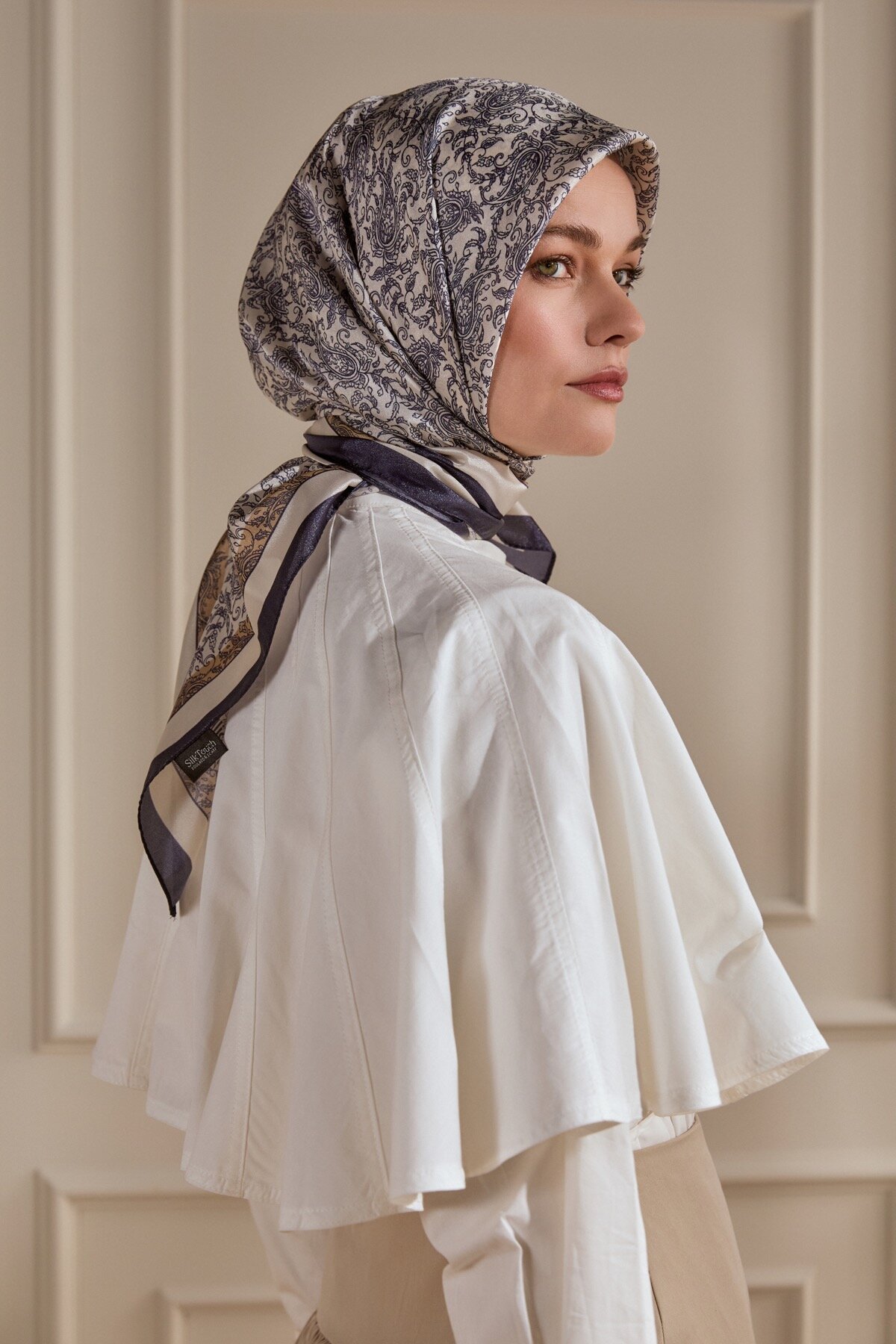 Lacivert Asalet Motifi Desen Kristal Eşarp