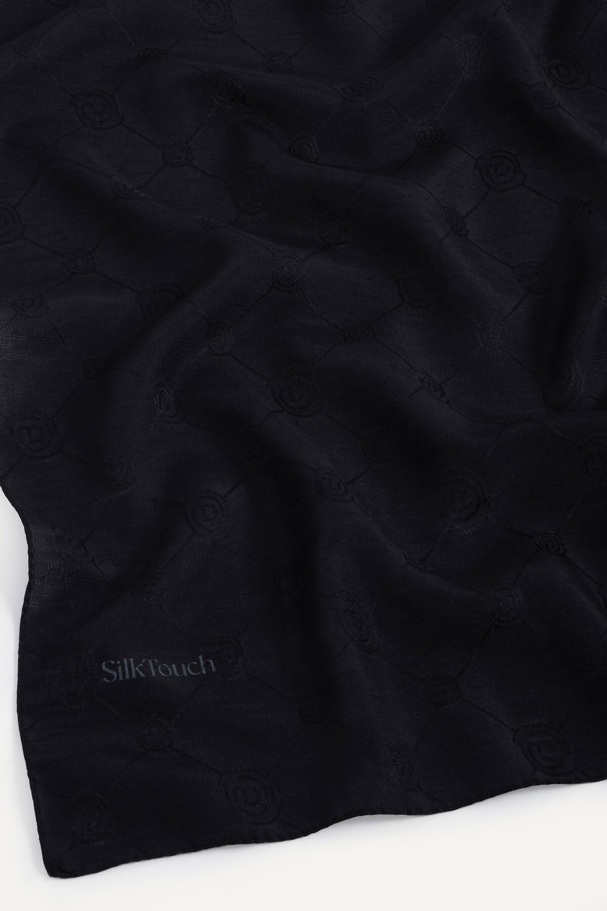 Siyah Monogram Desen Mercan Eşarp
