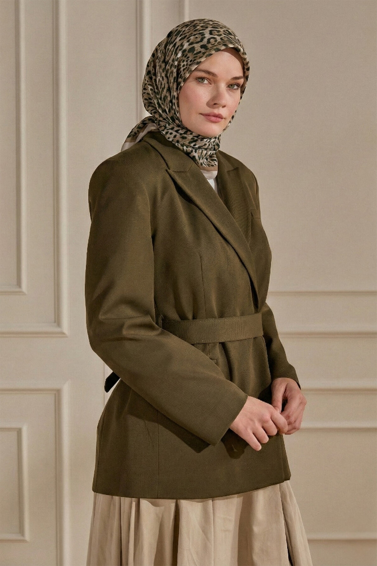 Bej Leopar Desenli Kraş Eşarp