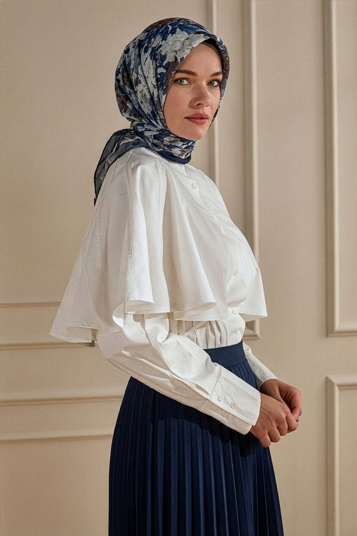 Lacivert Gece Çiçeği Desenli Müslin Eşarp