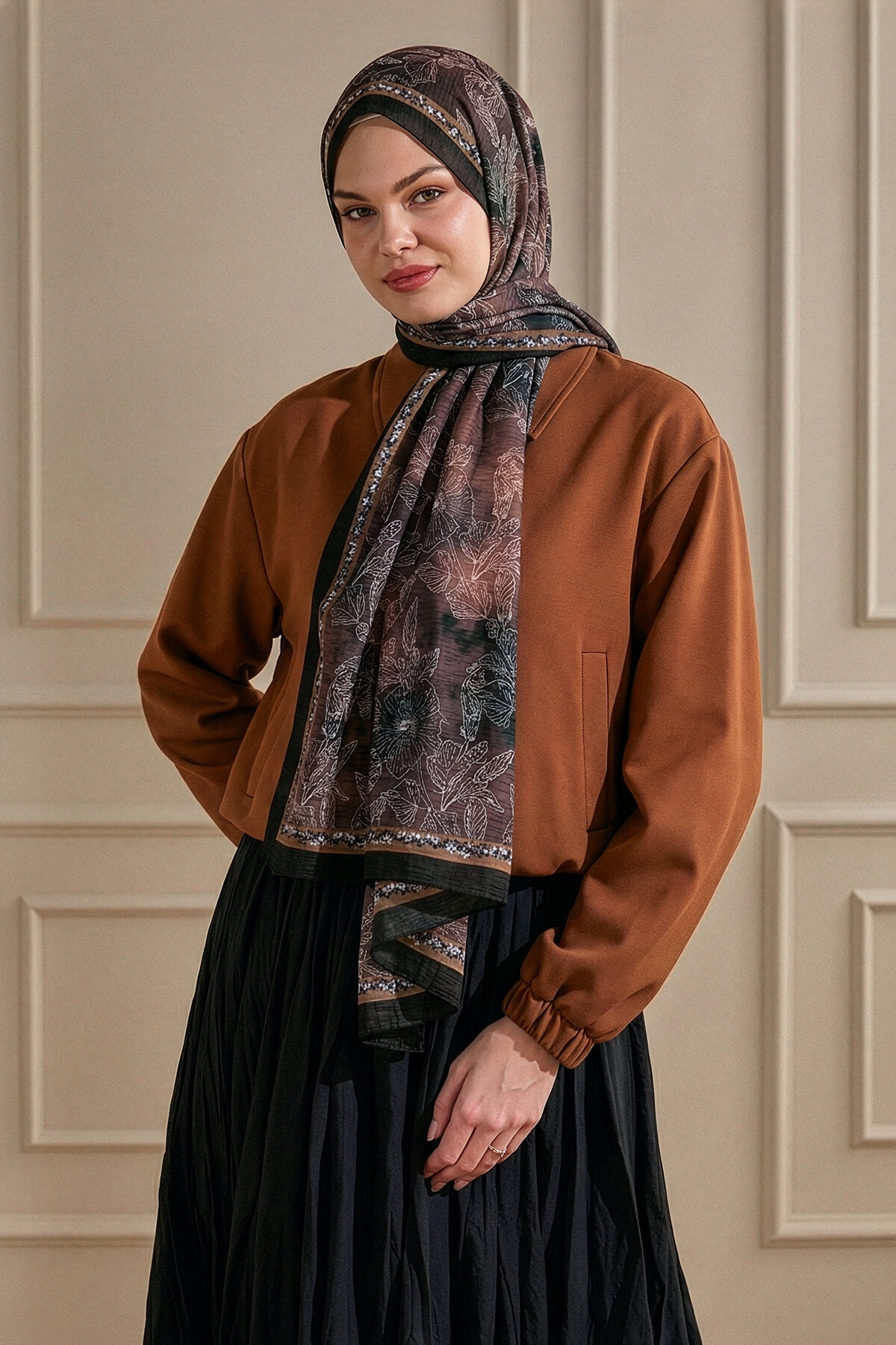 Siyah Vintage Garden Desenli Müslin Şal