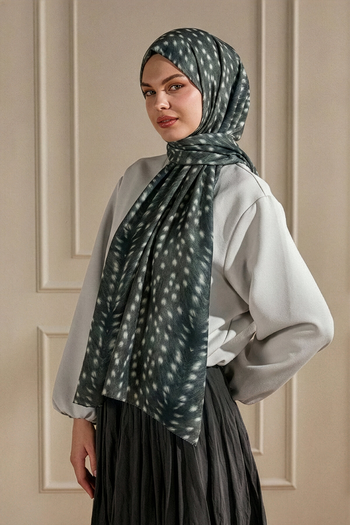 Gri Bambi Desen Bordürsüz Kraş Şal Model 2