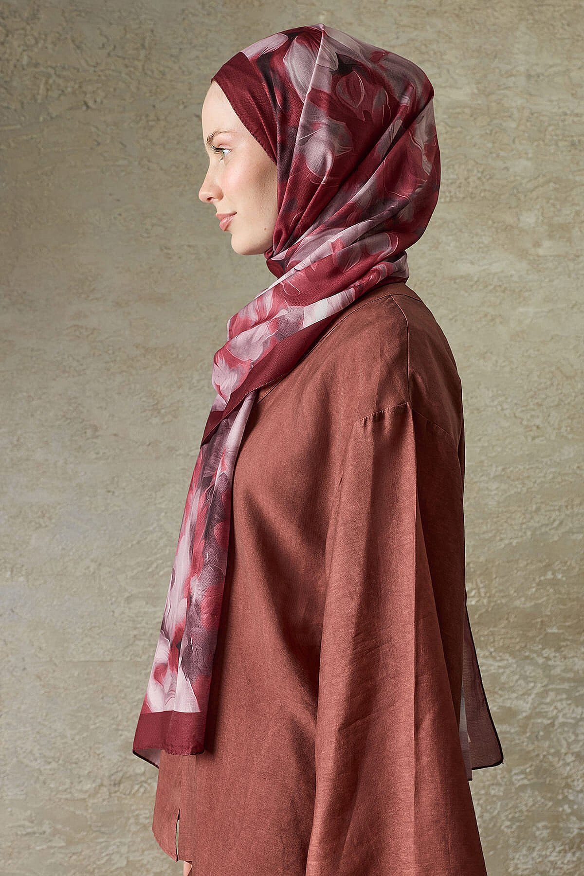Bordo Romance Garden Desenli Organik Şal