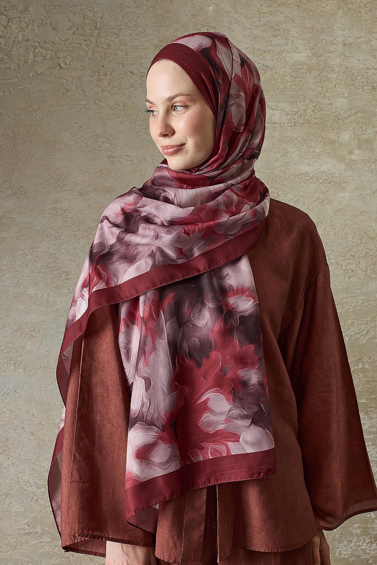 Bordo Romance Garden Desenli Organik Şal