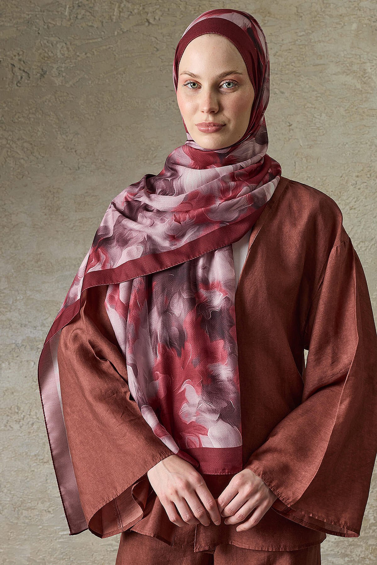 Bordo Romance Garden Desenli Organik Şal