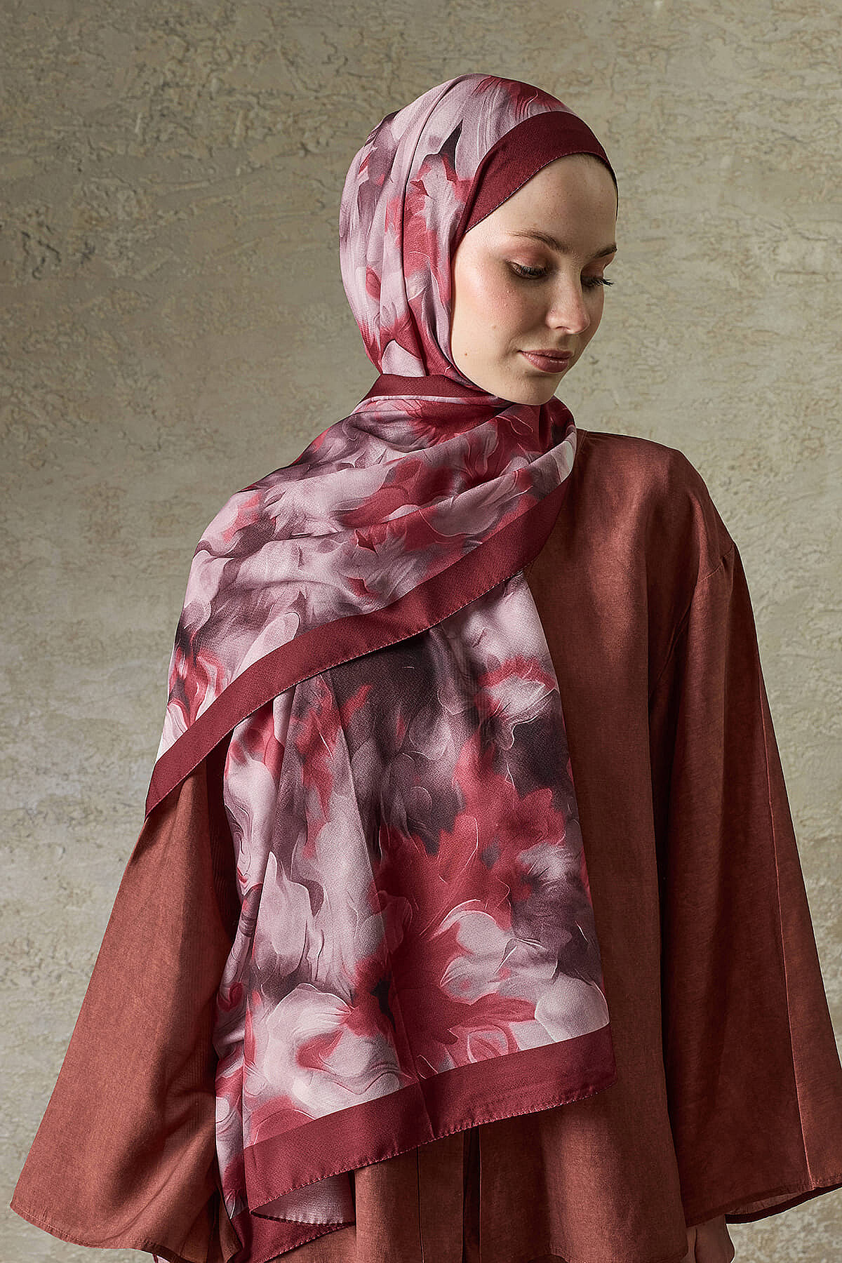 Bordo Romance Garden Desenli Organik Şal