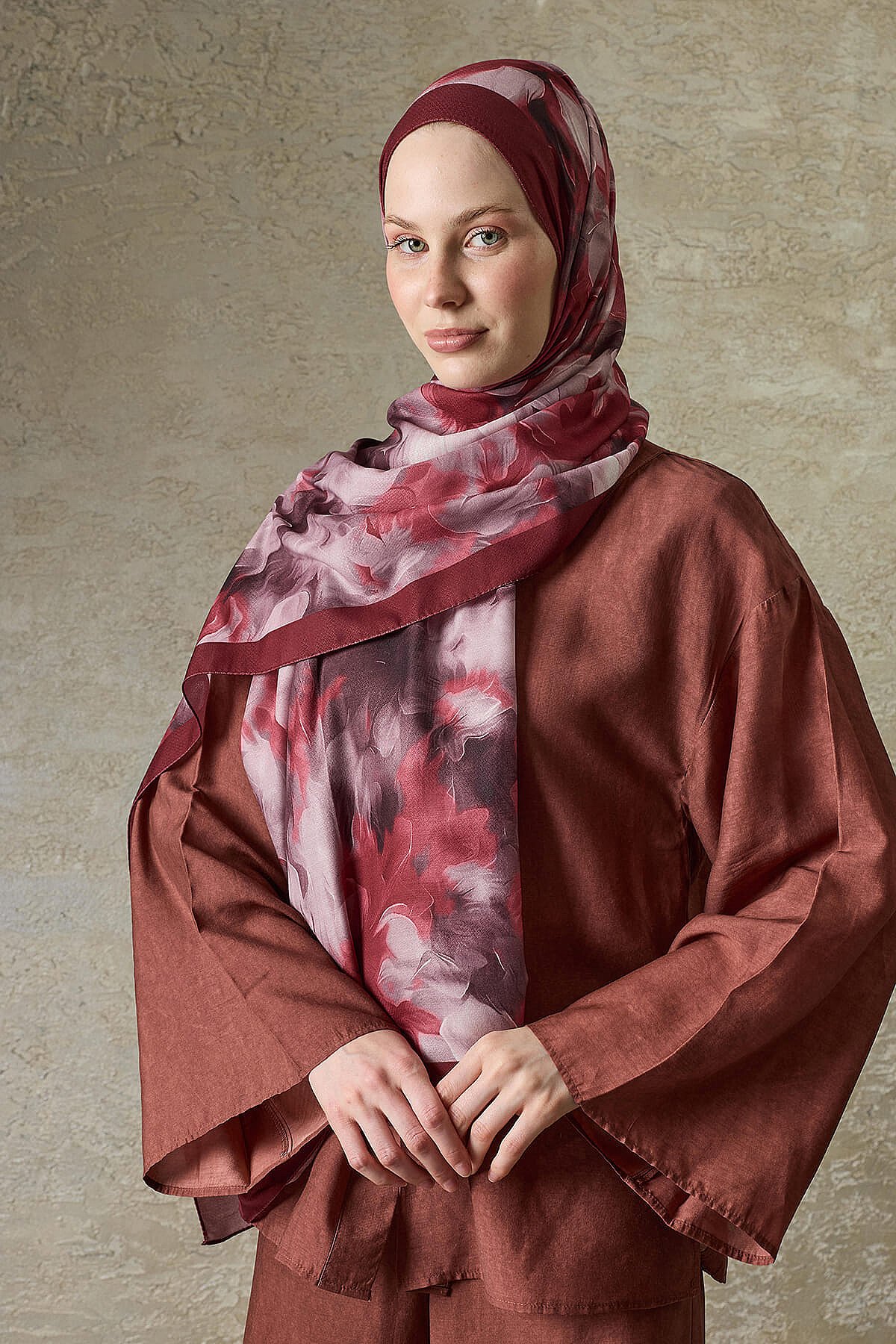 Bordo Romance Garden Desenli Organik Şal