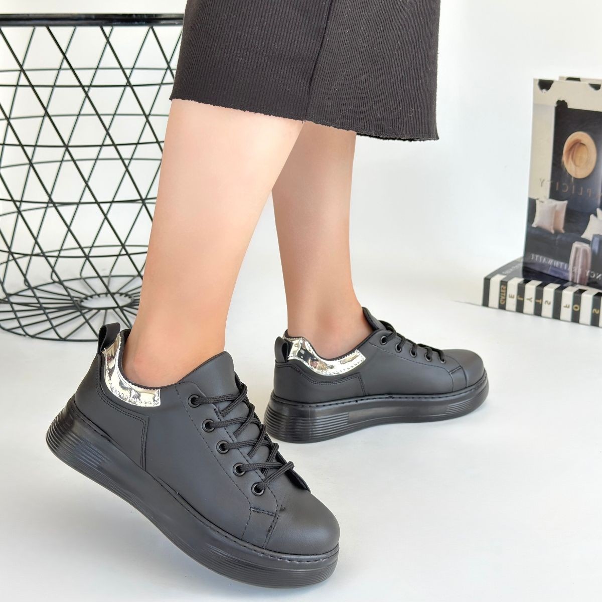 Sofio Siyah Cilt Bağcıklı Spor Ayakkabı