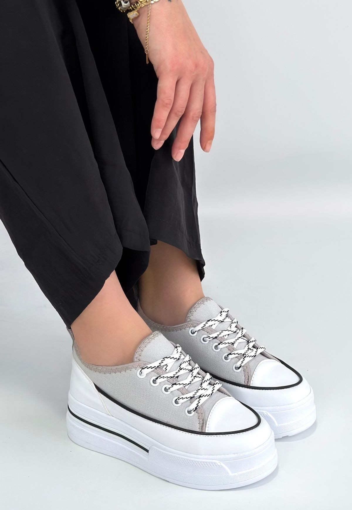 Dalen Gri Keten Bağcıklı Spor Ayakkabı