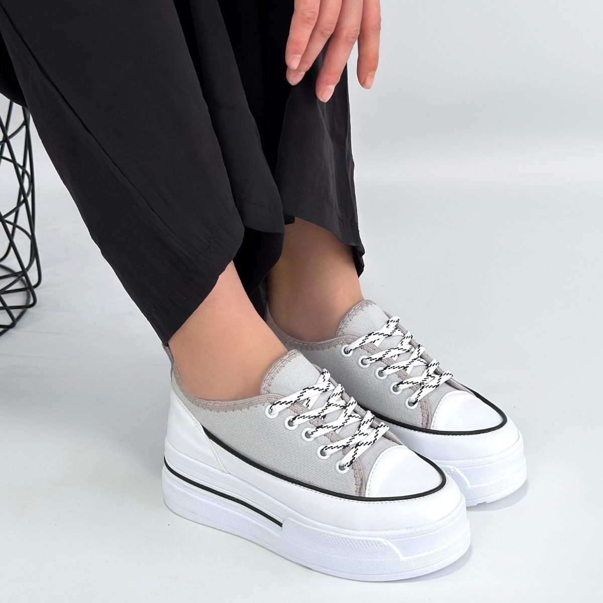 Dalen Gri Keten Bağcıklı Spor Ayakkabı