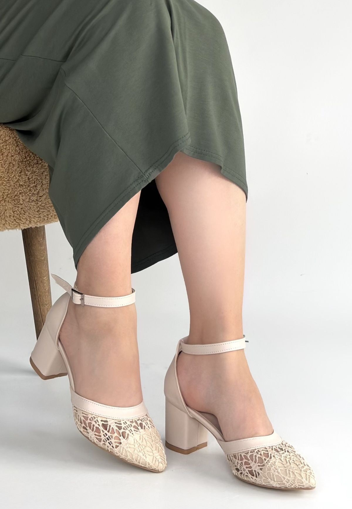 Dmop Bej Cilt Tül Detaylı Topuklu Ayakkabı