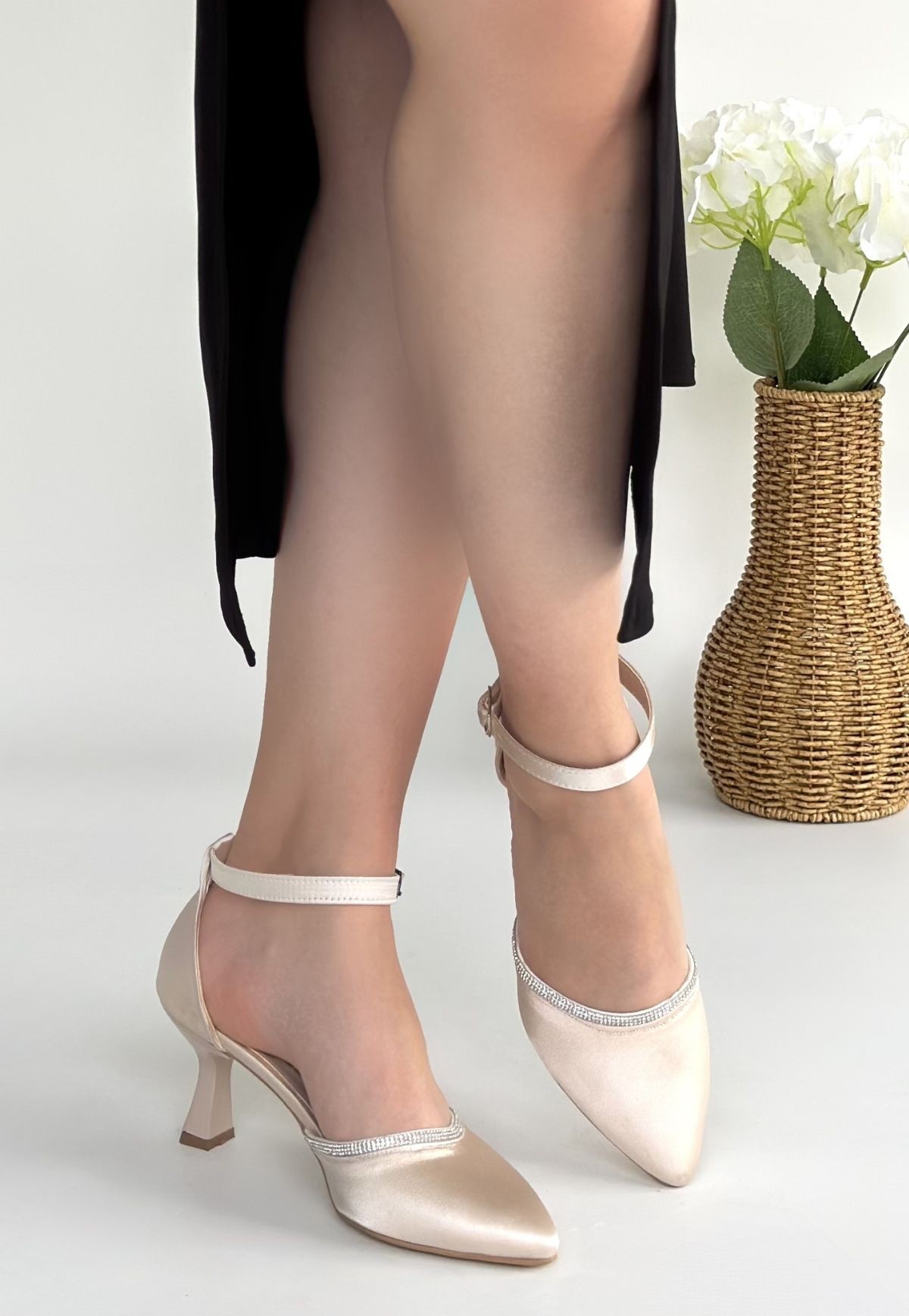 Mejja Bej Saten Topuklu Ayakkabı