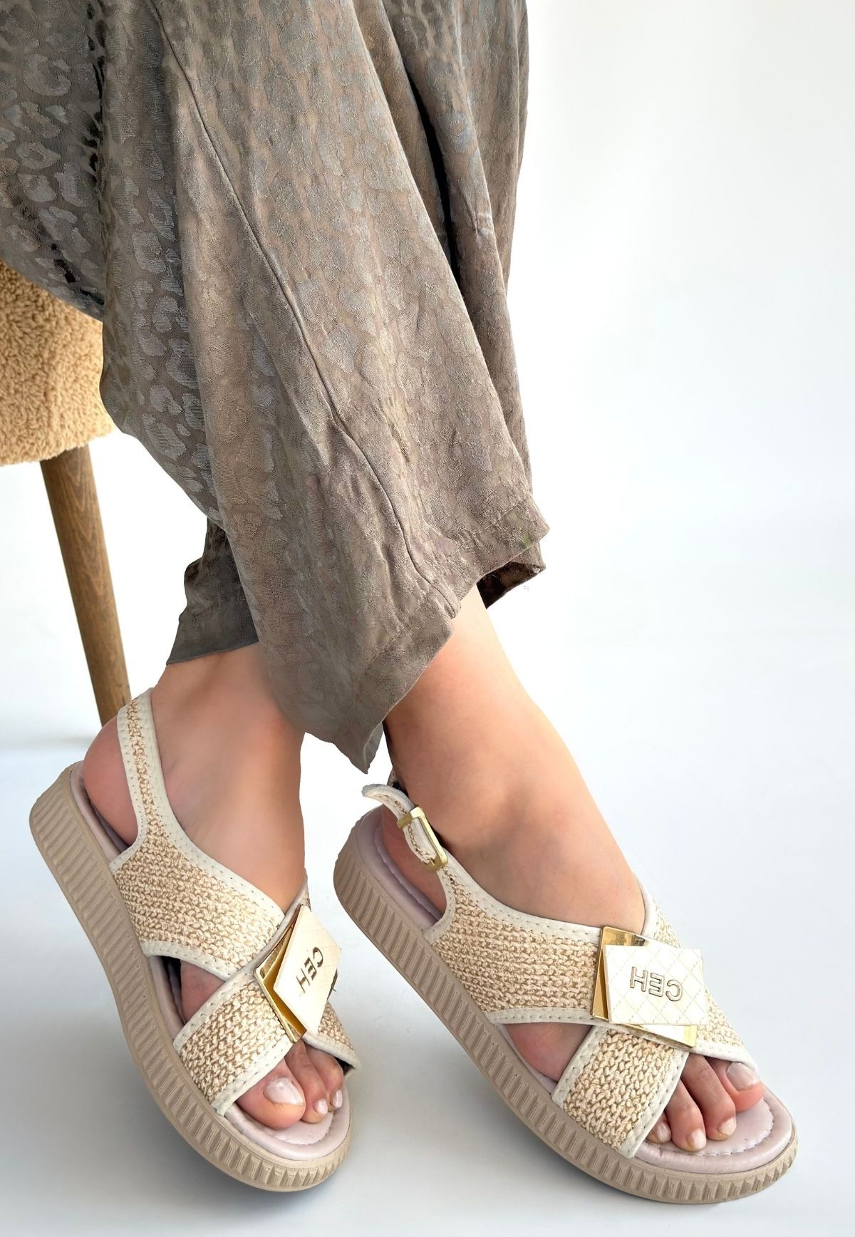 Cate Bej Hasır Cilt Sandalet