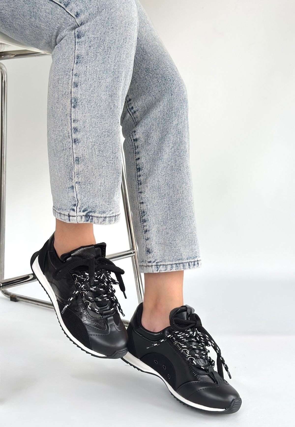 Reat Siyah Cilt Bağcıklı  Paraşüt Detaylı Spor Ayakkabı