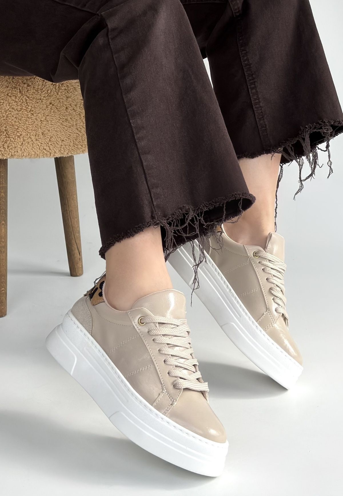 Jetan Bej Rugan Bağcıklı Spor Ayakkabı