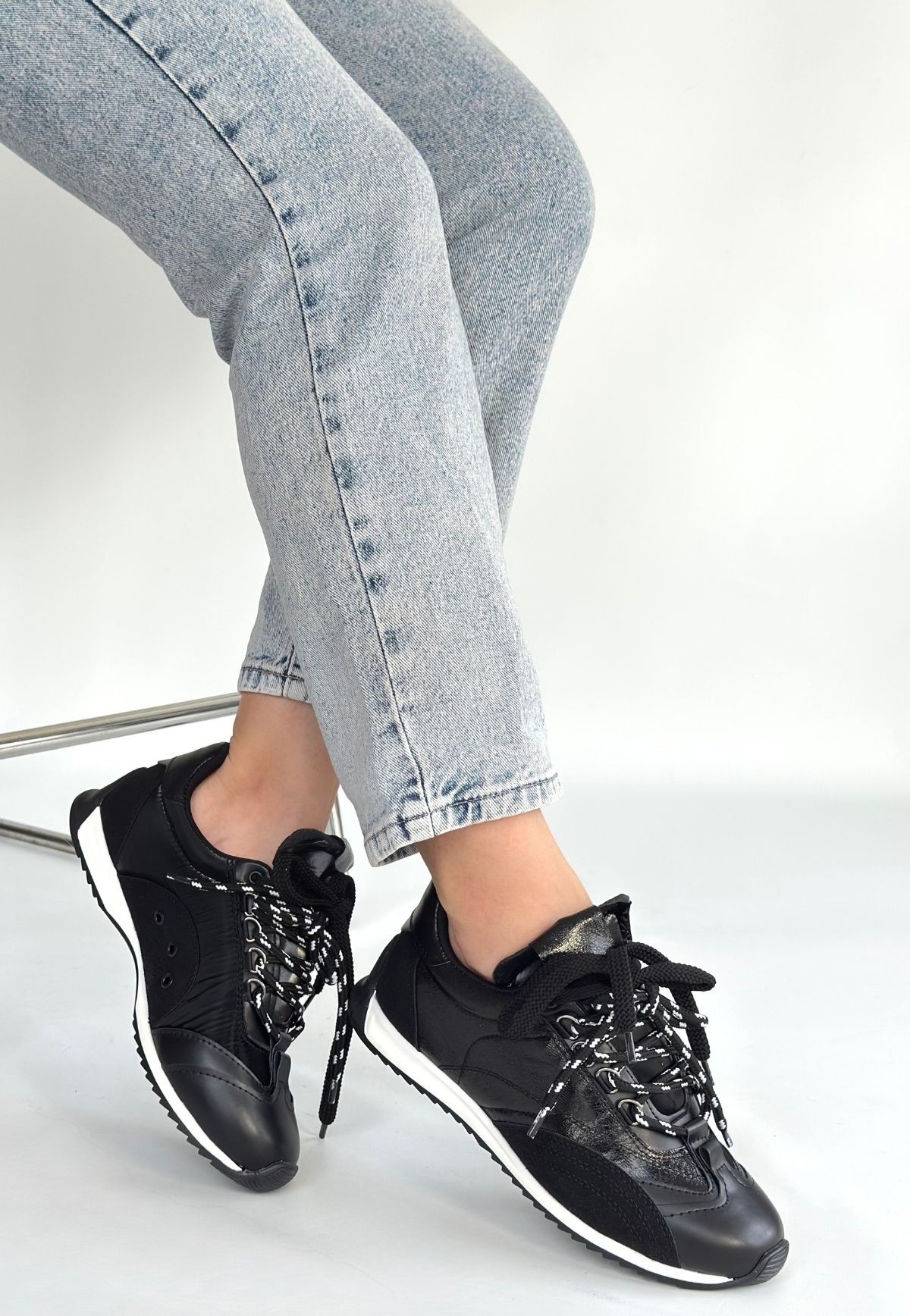 Ranu Siyah Cilt Paraşüt Detaylı Bağcıklı Spor Ayakkabı