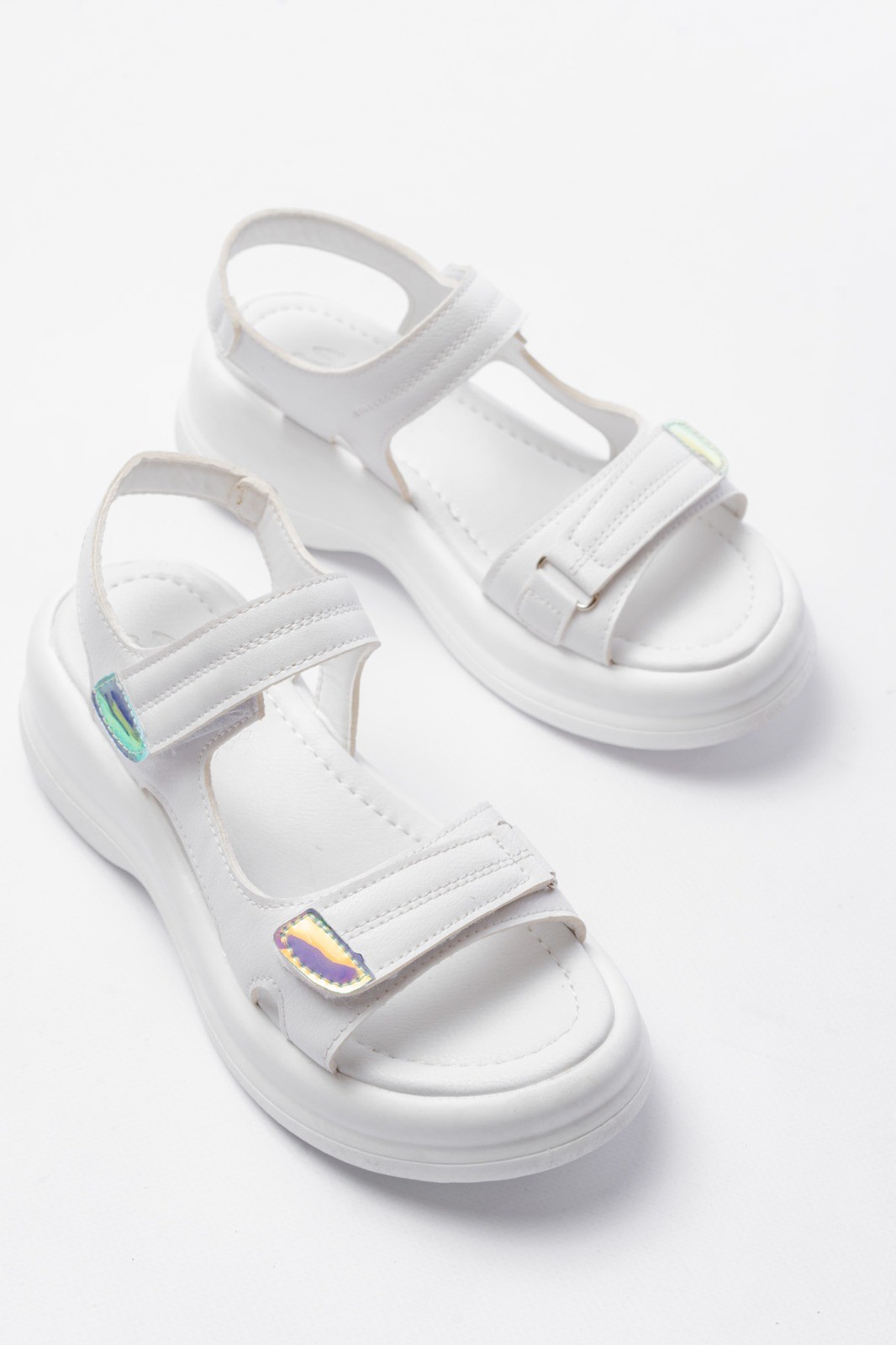 Ginya Beyaz Cilt Cırt Cırtlı Sandalet