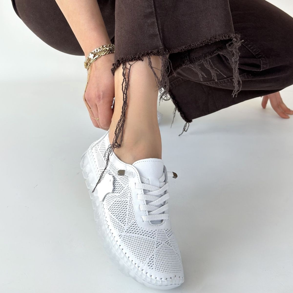 Omma Beyaz Deri Lazerli Bağcıklı Spor Ayakkabı