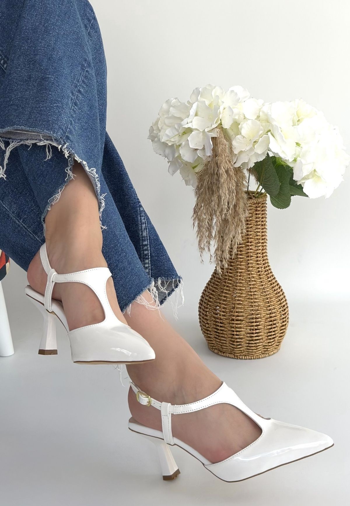 Tula Beyaz Rugan Topuklu Ayakkabı