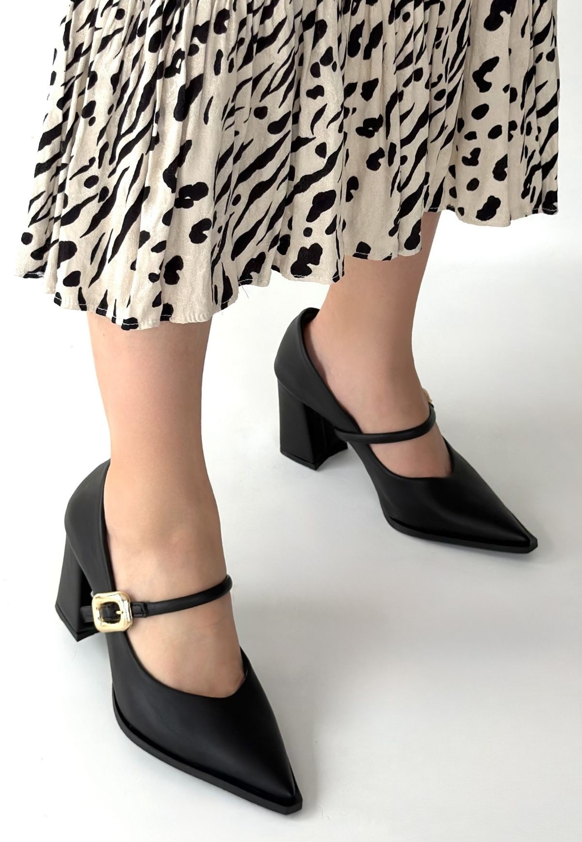 Nıvra Siyah Cilt Topuklu Ayakkabı